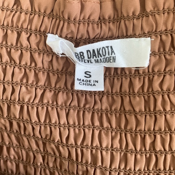 BB Dakota #1 Fawn Camel Tan Polka Dot Top Small - Picture 8 of 8